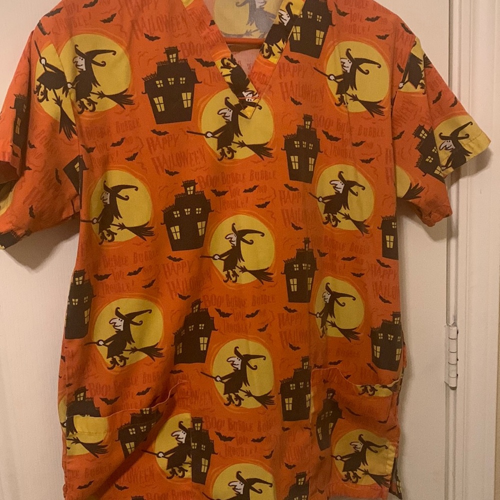 Medium/large  Halloween scrub top
